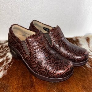 Ariat tooled Brown Ankle clogs